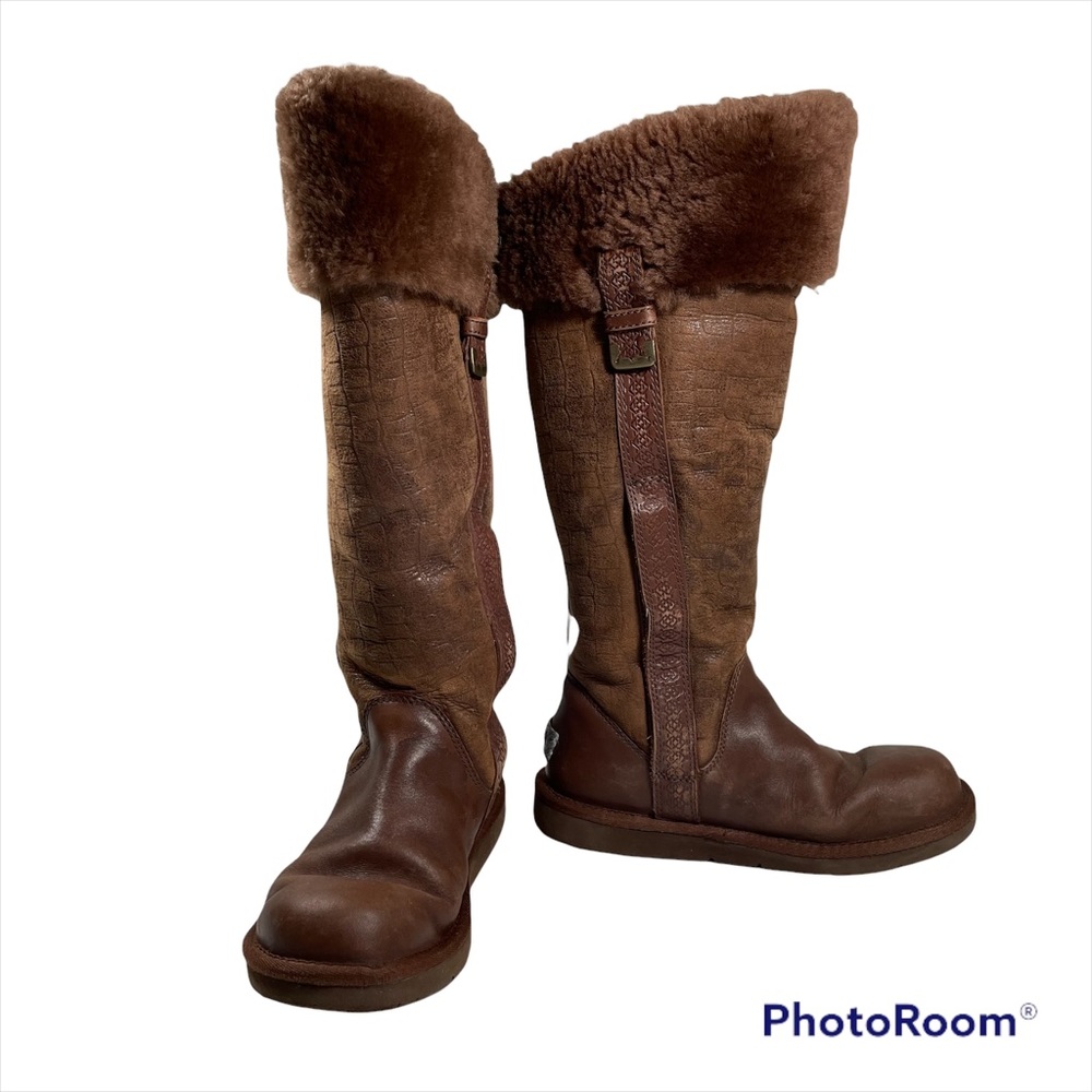 UGG super warm Sheepskin leather brown boot Size 7